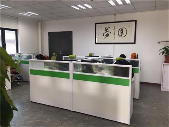 为陈健,主营业务有货物进出口及技术进出口业务,金属制品